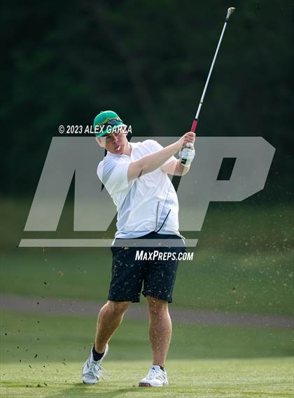 Thumbnail 2 in UIL 1A Boys Golf Finals Round 1 photogallery.