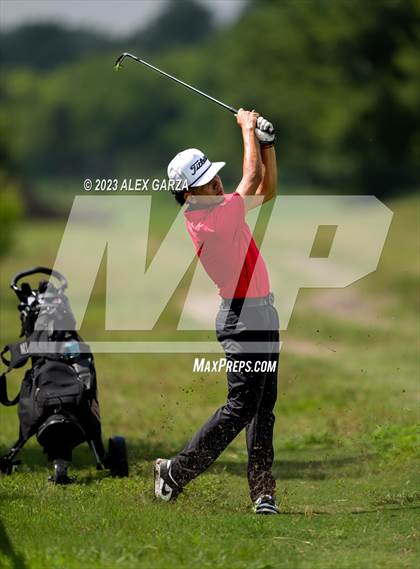 Thumbnail 2 in UIL 1A Boys Golf Finals Round 1 photogallery.