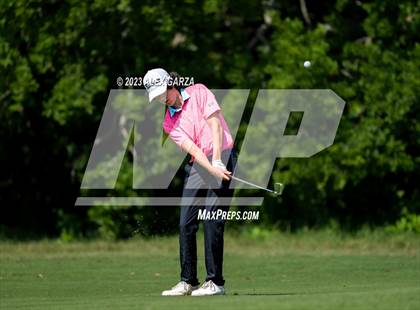 Thumbnail 3 in UIL 1A Boys Golf Finals Round 1 photogallery.