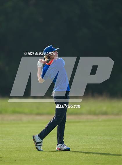 Thumbnail 3 in UIL 1A Boys Golf Finals Round 1 photogallery.