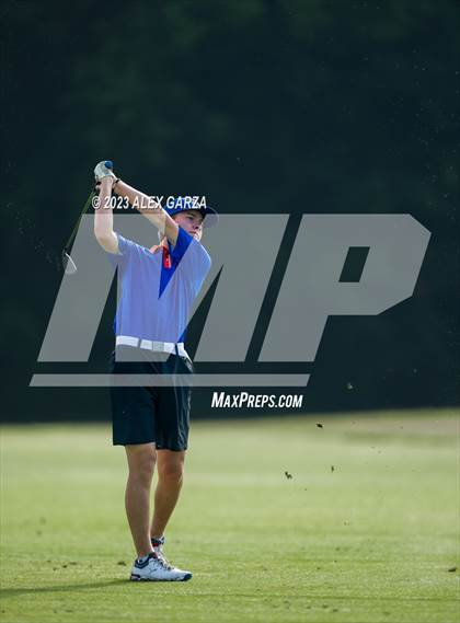 Thumbnail 2 in UIL 1A Boys Golf Finals Round 1 photogallery.