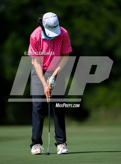 Thumbnail 2 in UIL 1A Boys Golf Finals Round 1 photogallery.