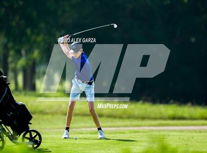 Thumbnail 2 in UIL 1A Boys Golf Finals Round 1 photogallery.
