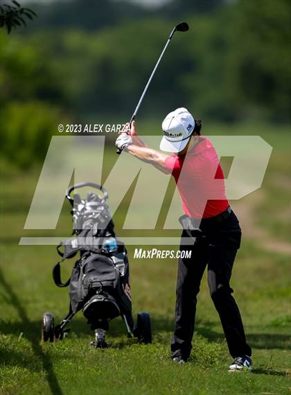 Thumbnail 2 in UIL 1A Boys Golf Finals Round 1 photogallery.