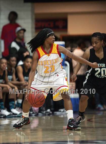Thumbnail 1 in Deer Valley vs. Berkeley (CIF NCS D1 Final) photogallery.