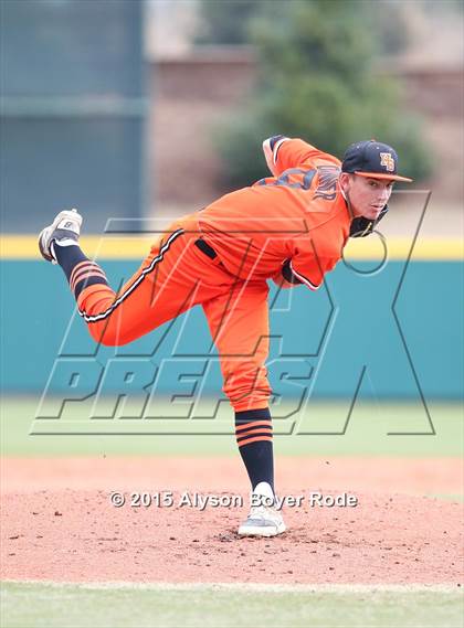 Thumbnail 2 in Puyallup vs. Huntington Beach (National High School Invitational) photogallery.