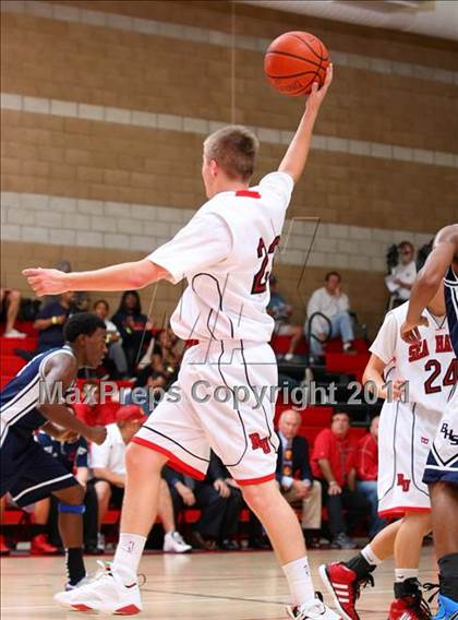 Thumbnail 3 in Bakersfield vs. Redondo Union (Pacific Shores Tournament) photogallery.