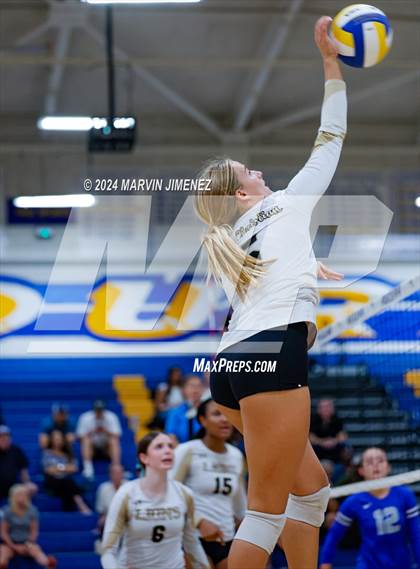 Thumbnail 3 in Oaks Christian @ Agoura photogallery.