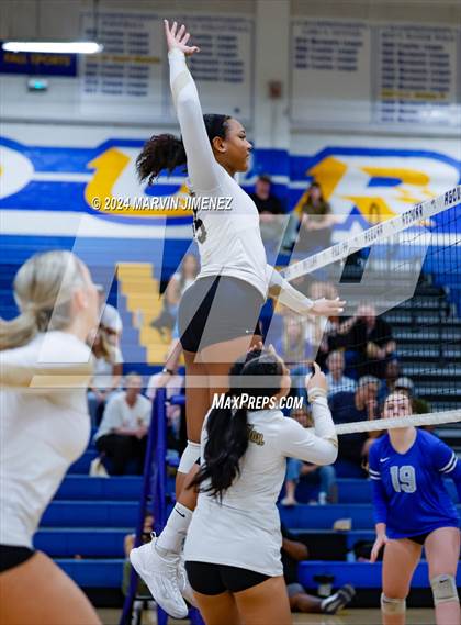 Thumbnail 3 in Oaks Christian @ Agoura photogallery.