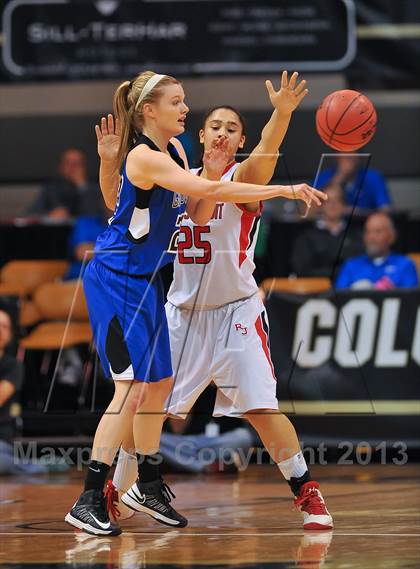 Thumbnail 2 in Regis Jesuit vs. Grandview (CHSAA 5A Semifinal) photogallery.
