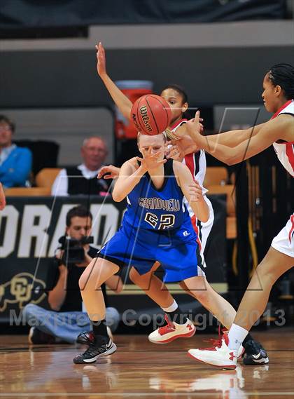 Thumbnail 3 in Regis Jesuit vs. Grandview (CHSAA 5A Semifinal) photogallery.