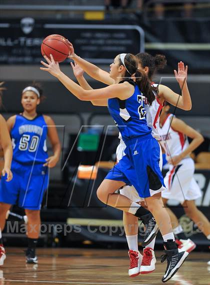 Thumbnail 3 in Regis Jesuit vs. Grandview (CHSAA 5A Semifinal) photogallery.