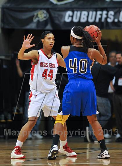 Thumbnail 3 in Regis Jesuit vs. Grandview (CHSAA 5A Semifinal) photogallery.