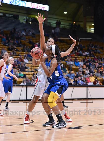 Thumbnail 2 in Regis Jesuit vs. Grandview (CHSAA 5A Semifinal) photogallery.
