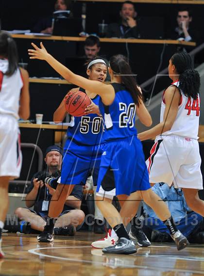 Thumbnail 3 in Regis Jesuit vs. Grandview (CHSAA 5A Semifinal) photogallery.
