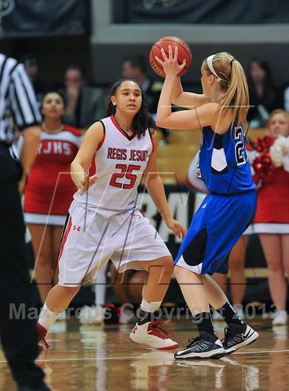 Thumbnail 1 in Regis Jesuit vs. Grandview (CHSAA 5A Semifinal) photogallery.