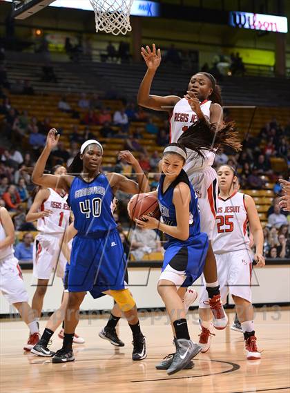 Thumbnail 2 in Regis Jesuit vs. Grandview (CHSAA 5A Semifinal) photogallery.