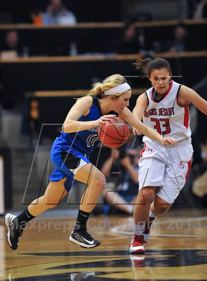 Thumbnail 3 in Regis Jesuit vs. Grandview (CHSAA 5A Semifinal) photogallery.