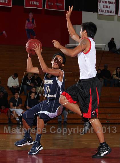 Thumbnail 2 in Palm Springs vs Desert Hot Springs (MaxPreps Holiday Classic) photogallery.