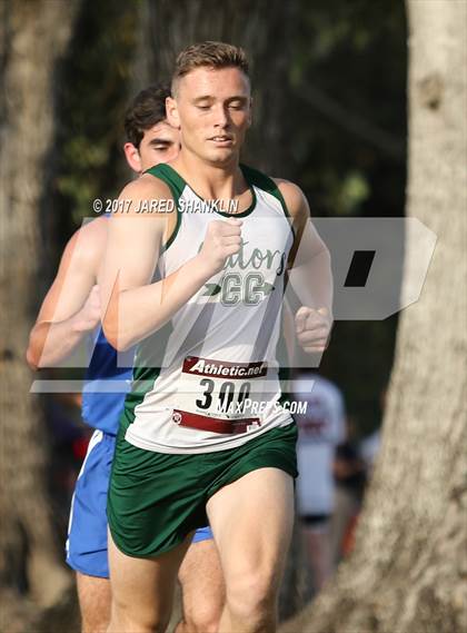 Thumbnail 1 in LHSAA District 7-4A District Meet photogallery.