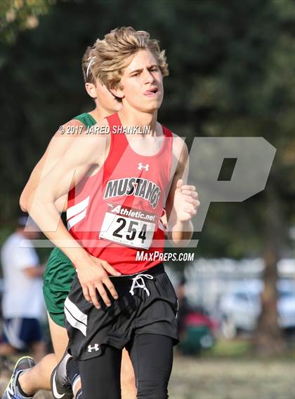 Thumbnail 1 in LHSAA District 7-4A District Meet photogallery.