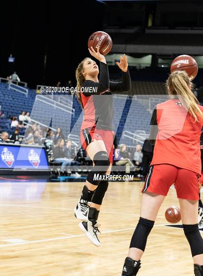 Thumbnail 2 in Gruver vs Muenster (UIL 2A Final) photogallery.