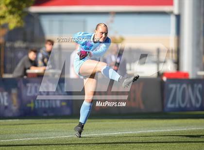 Thumbnail 1 in Bountiful vs. Olympus (UHSAA 5A Semifinal) photogallery.