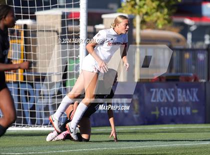 Thumbnail 2 in Bountiful vs. Olympus (UHSAA 5A Semifinal) photogallery.