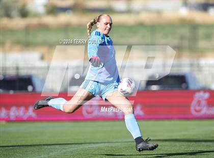Thumbnail 3 in Bountiful vs. Olympus (UHSAA 5A Semifinal) photogallery.