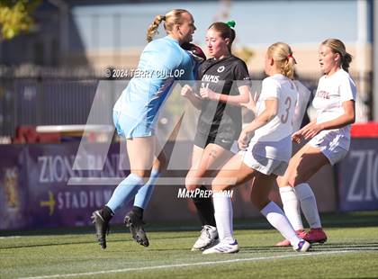 Thumbnail 1 in Bountiful vs. Olympus (UHSAA 5A Semifinal) photogallery.