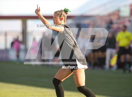 Thumbnail 3 in Bountiful vs. Olympus (UHSAA 5A Semifinal) photogallery.