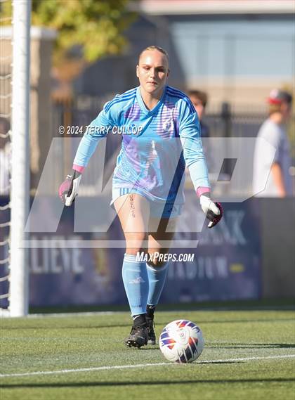 Thumbnail 3 in Bountiful vs. Olympus (UHSAA 5A Semifinal) photogallery.
