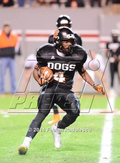 Thumbnail 3 in Wallace-Rose Hill vs. Starmount (NCHSAA 1AA Final) photogallery.