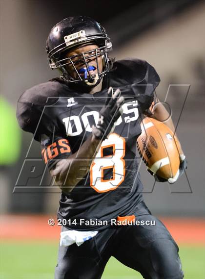 Thumbnail 3 in Wallace-Rose Hill vs. Starmount (NCHSAA 1AA Final) photogallery.