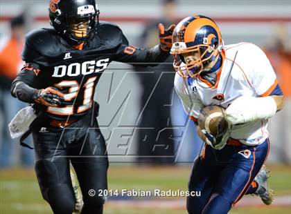 Thumbnail 3 in Wallace-Rose Hill vs. Starmount (NCHSAA 1AA Final) photogallery.