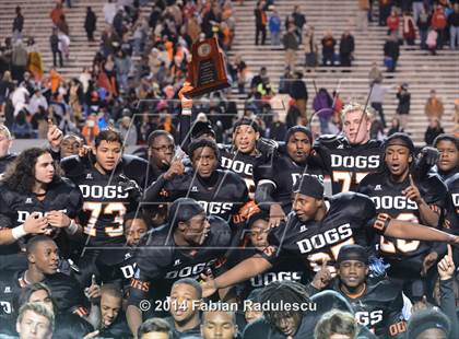 Thumbnail 2 in Wallace-Rose Hill vs. Starmount (NCHSAA 1AA Final) photogallery.
