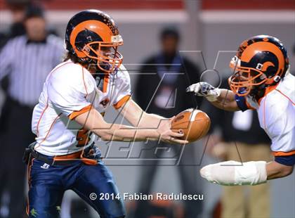 Thumbnail 2 in Wallace-Rose Hill vs. Starmount (NCHSAA 1AA Final) photogallery.