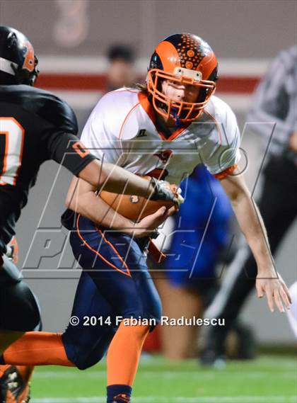 Thumbnail 1 in Wallace-Rose Hill vs. Starmount (NCHSAA 1AA Final) photogallery.