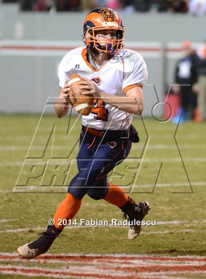 Thumbnail 2 in Wallace-Rose Hill vs. Starmount (NCHSAA 1AA Final) photogallery.