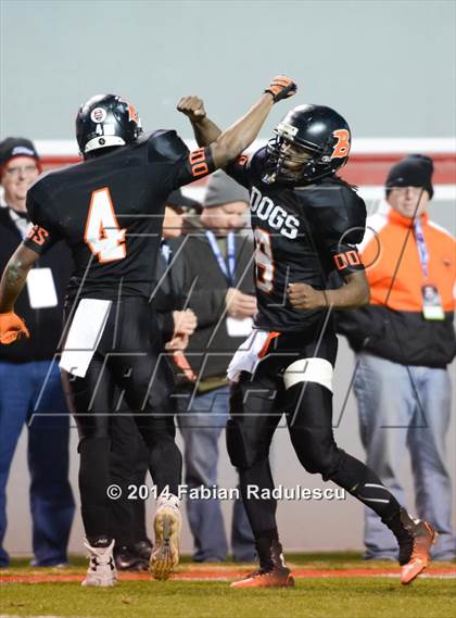 Thumbnail 2 in Wallace-Rose Hill vs. Starmount (NCHSAA 1AA Final) photogallery.