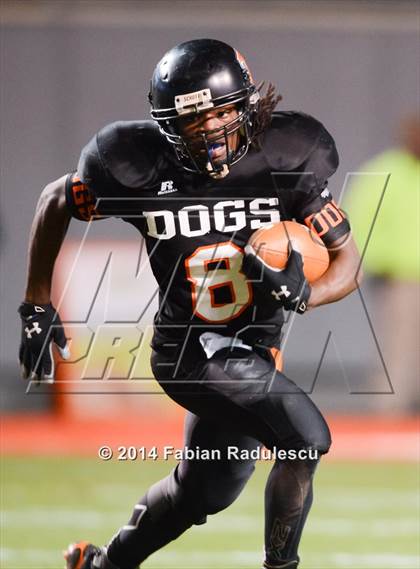 Thumbnail 2 in Wallace-Rose Hill vs. Starmount (NCHSAA 1AA Final) photogallery.