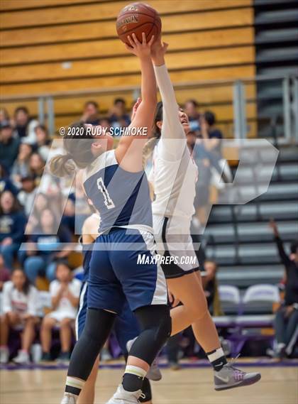 Thumbnail 3 in Hoover vs. Vincent Memorial (CIF SDS D5 Finals) photogallery.