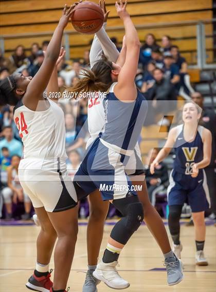 Thumbnail 2 in Hoover vs. Vincent Memorial (CIF SDS D5 Finals) photogallery.
