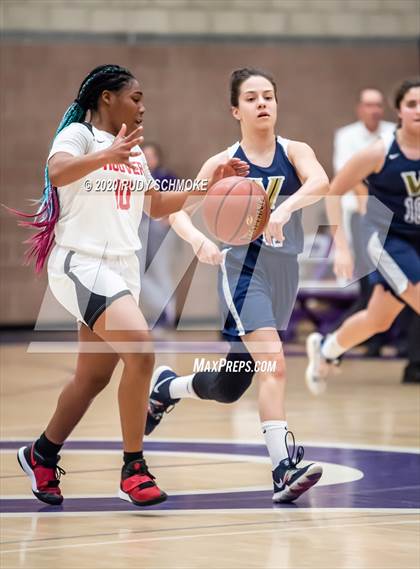 Thumbnail 1 in Hoover vs. Vincent Memorial (CIF SDS D5 Finals) photogallery.