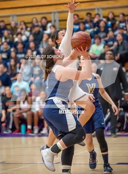Thumbnail 2 in Hoover vs. Vincent Memorial (CIF SDS D5 Finals) photogallery.