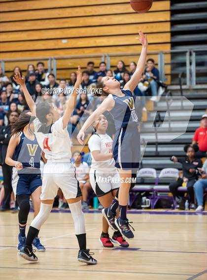 Thumbnail 3 in Hoover vs. Vincent Memorial (CIF SDS D5 Finals) photogallery.