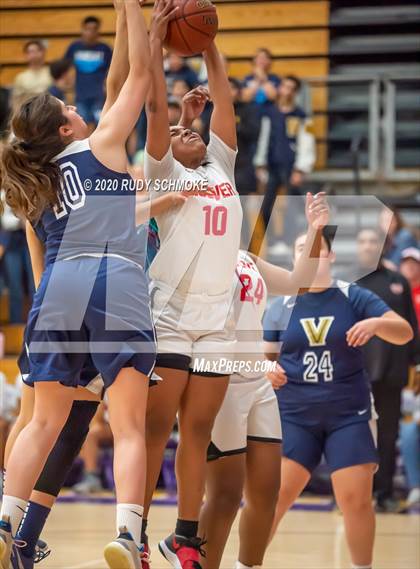 Thumbnail 2 in Hoover vs. Vincent Memorial (CIF SDS D5 Finals) photogallery.