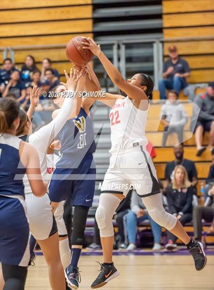 Thumbnail 3 in Hoover vs. Vincent Memorial (CIF SDS D5 Finals) photogallery.