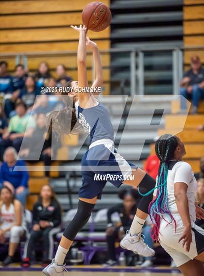 Thumbnail 1 in Hoover vs. Vincent Memorial (CIF SDS D5 Finals) photogallery.