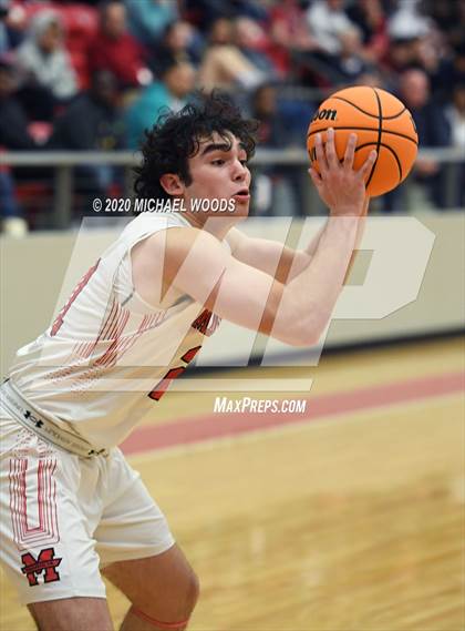 Thumbnail 1 in Magnolia vs. Blytheville (AAAA 4A Regional Playoff) photogallery.